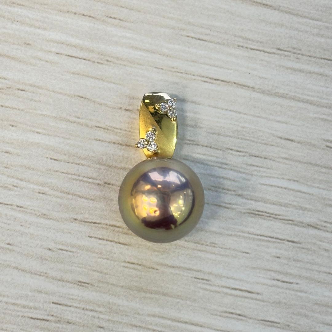 【特級テリ】14mmナチュラルカラー k18ダイヤ付きペンダント