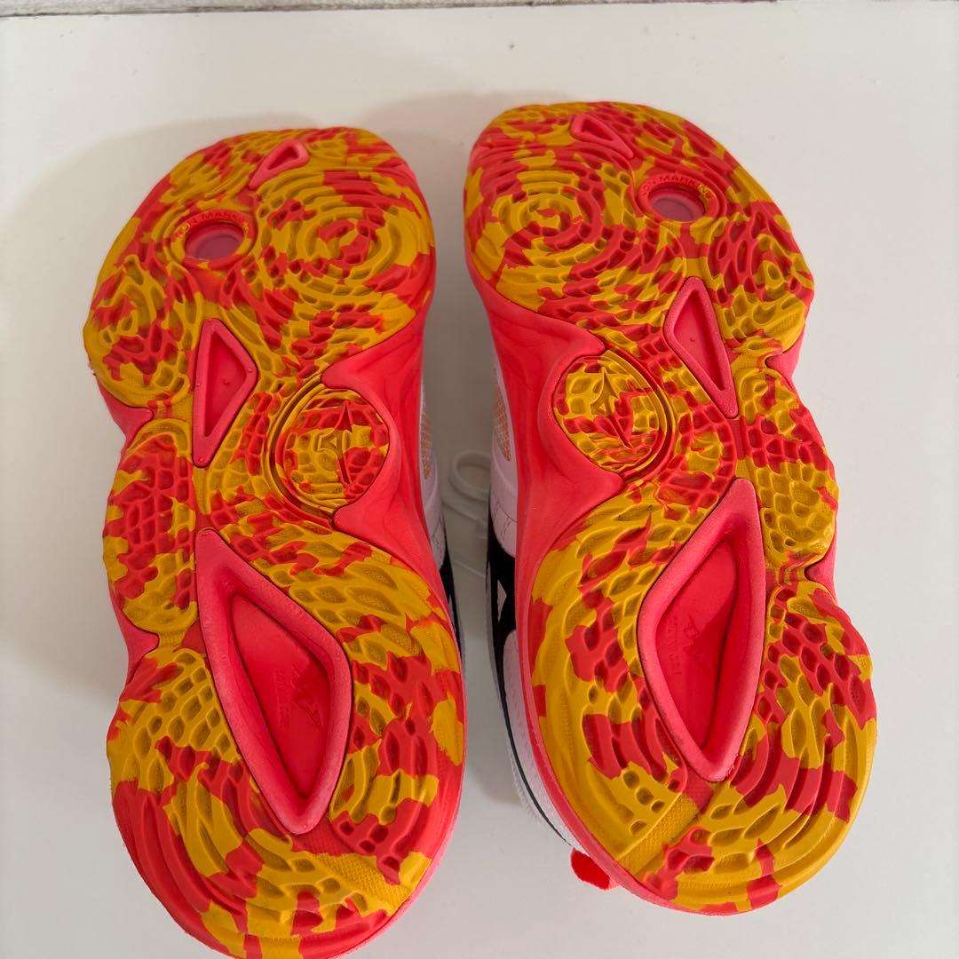 Mizuno バレーボールシューズ ウエーブモーメンタム エリート25㎝