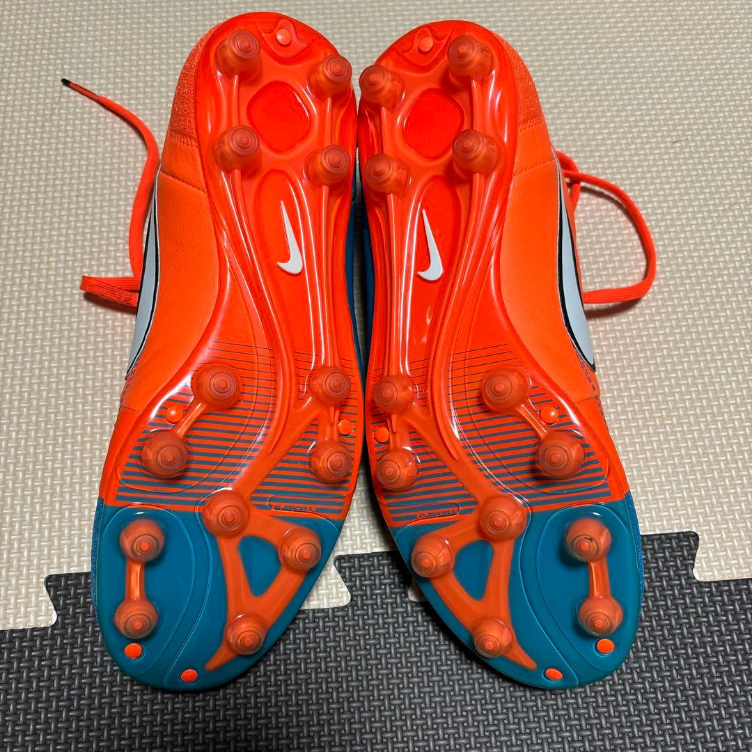 ナイキサッカースパイク　ティエンポ