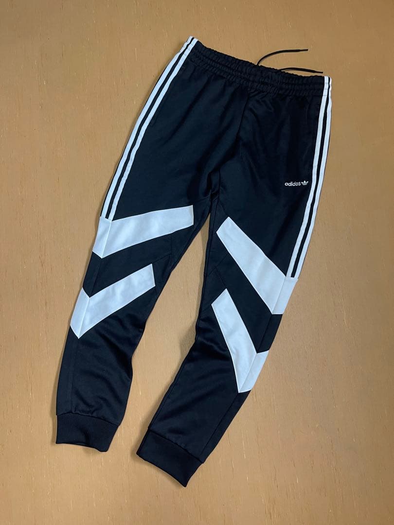 adidas ジャージ 上下セット　LLサイズ 黒/白