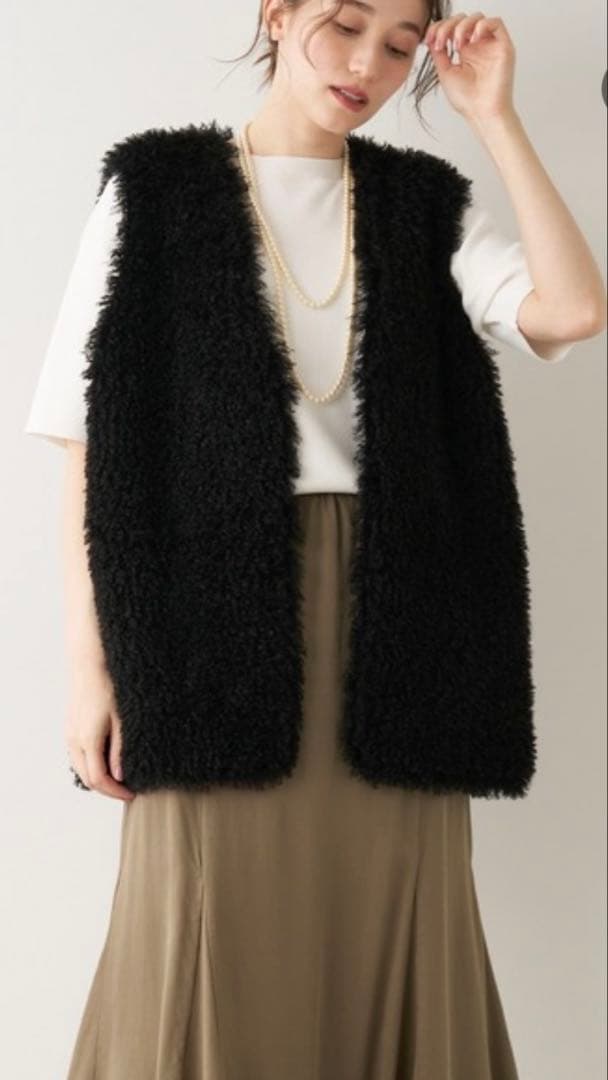 Vネックフェイクファーベスト　モカ　リバーシブル　コメントありで更に値下げします