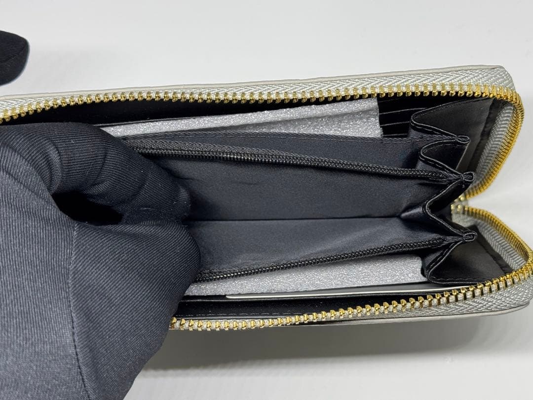 【新品未使用】Vivienne Westwood 長財布 グレー