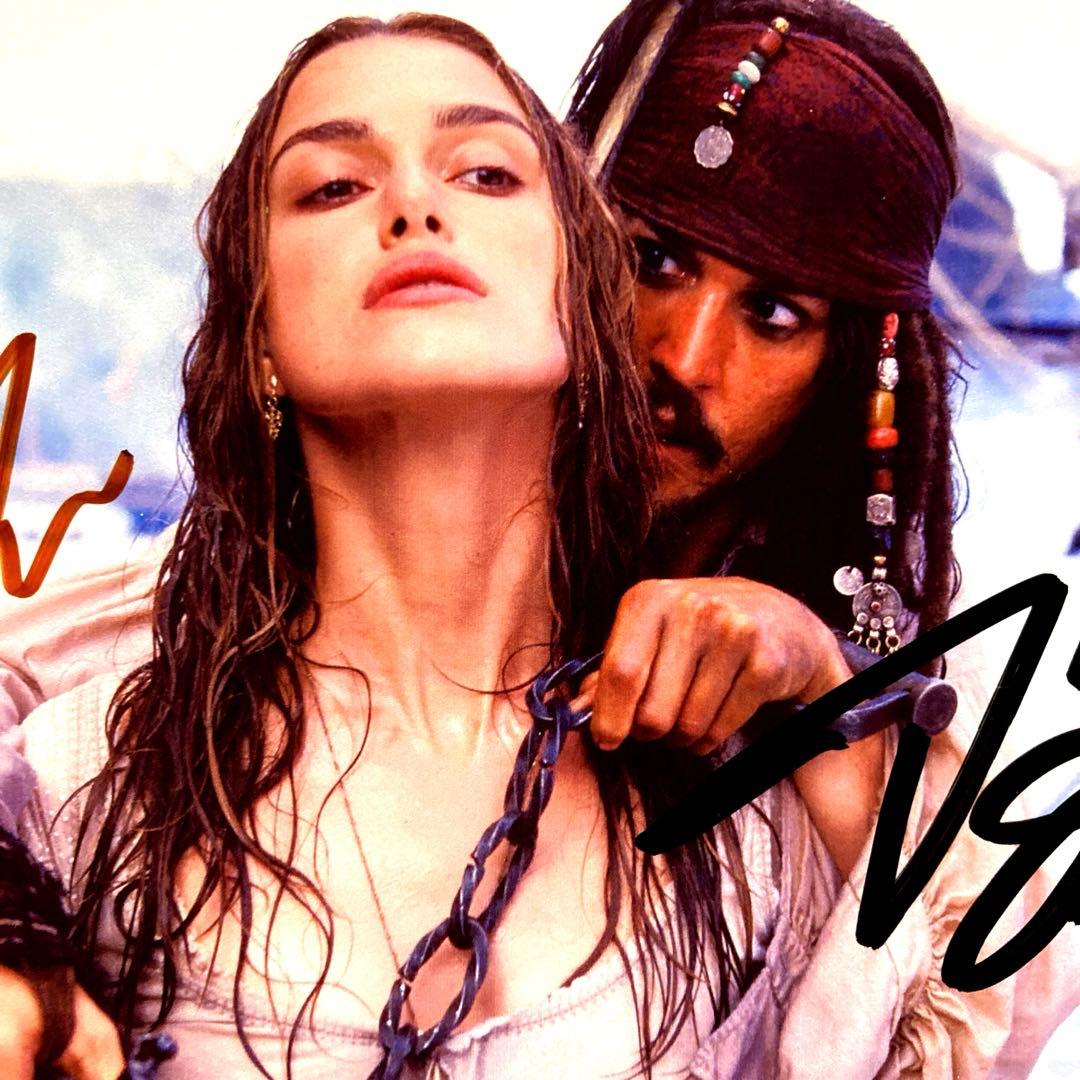 ジョニー・デップとキーラナイトレイ直筆サイン入り2Lサイズ写真…