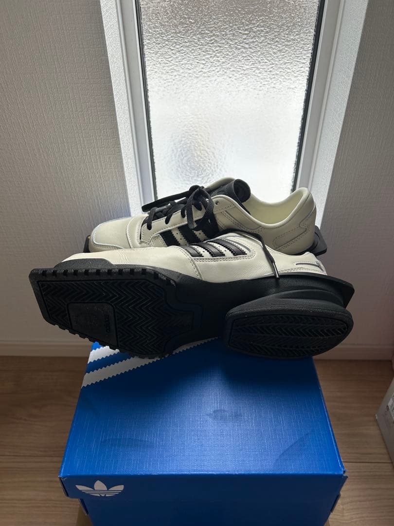 アディダス フォーラム 23.5cm