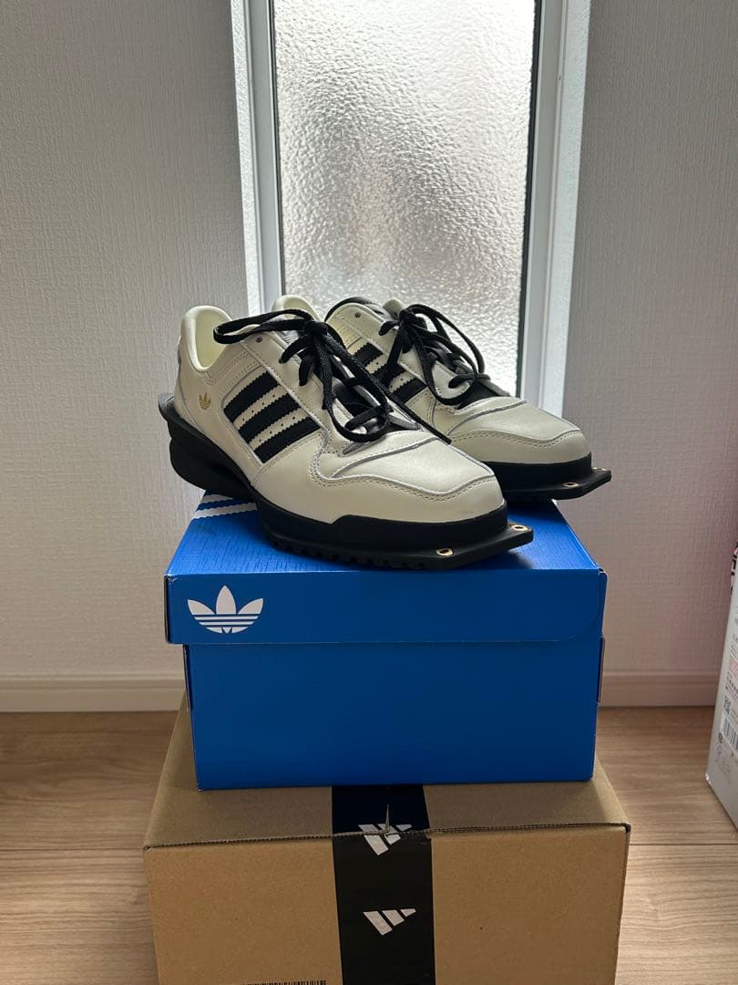 アディダス フォーラム 23.5cm