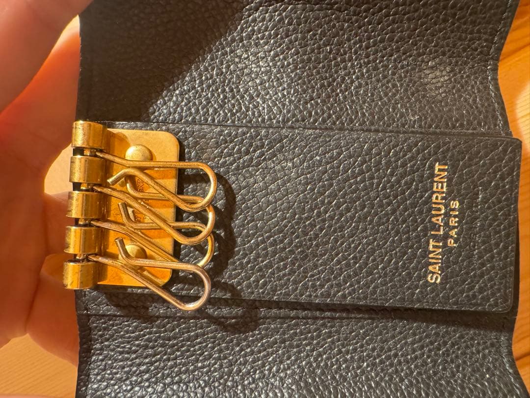 YSL ブラックレザーキーケース