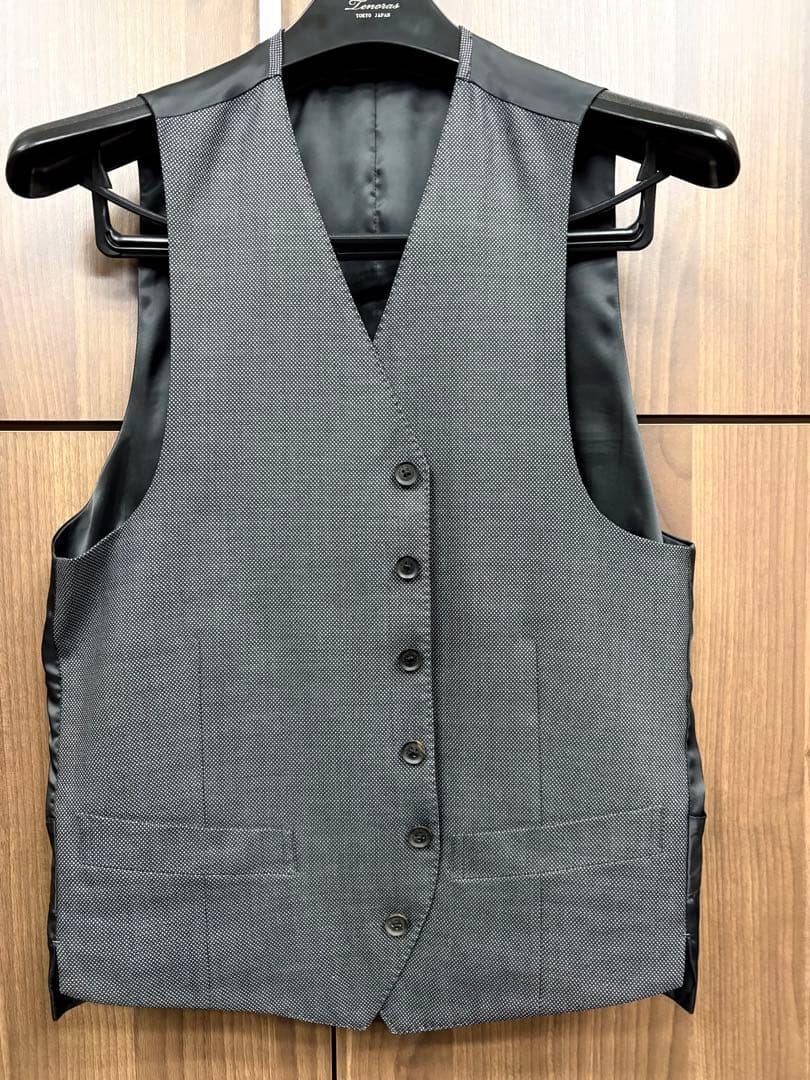 【美品】ティノラス スリーピーススーツ M