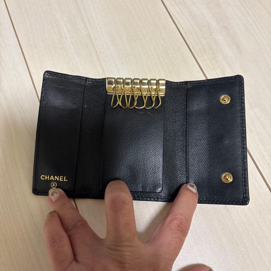CHANEL ブラック レザー キーケース ココボタン キーケース
