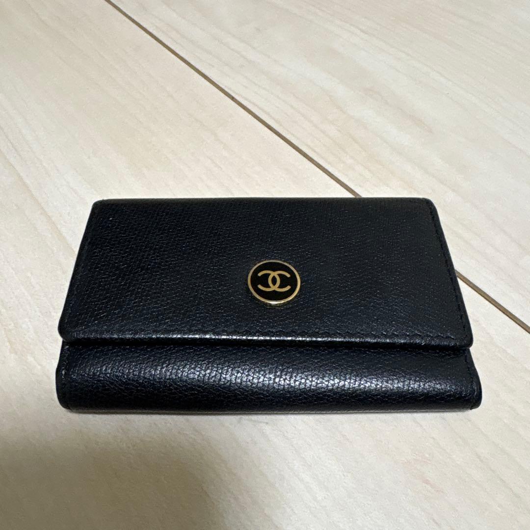 CHANEL ブラック レザー キーケース ココボタン キーケース