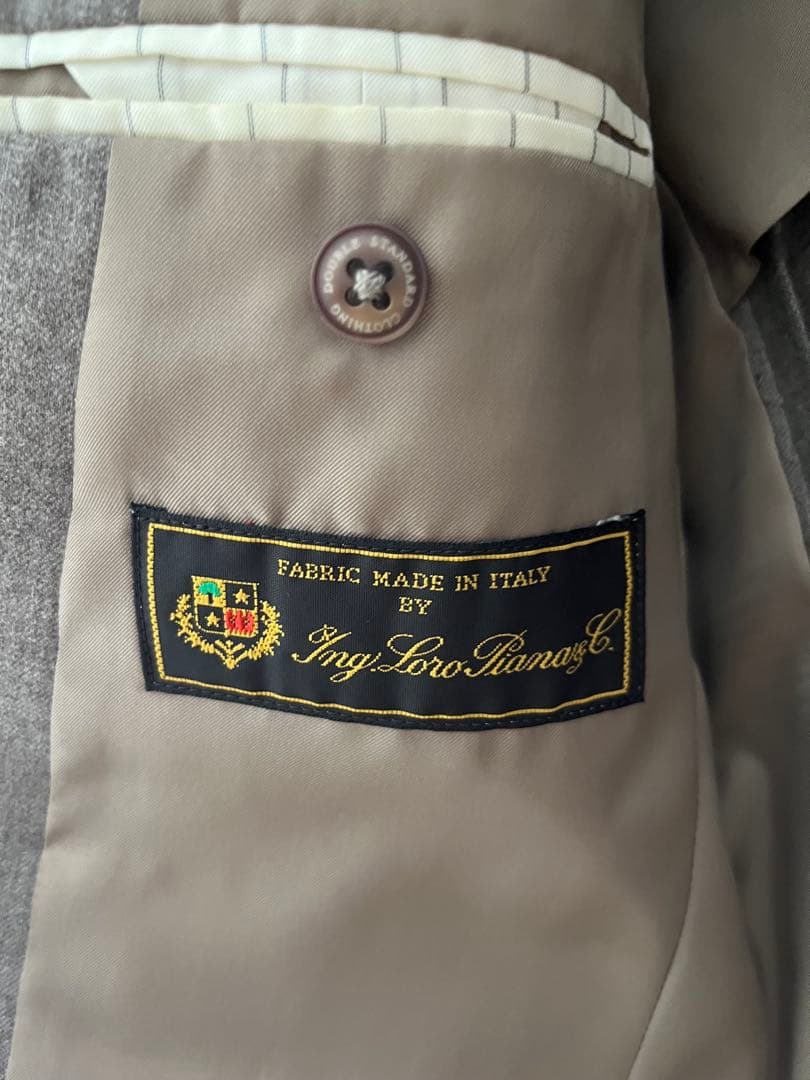 売り切り価格！ロロピアーナ セットアップ