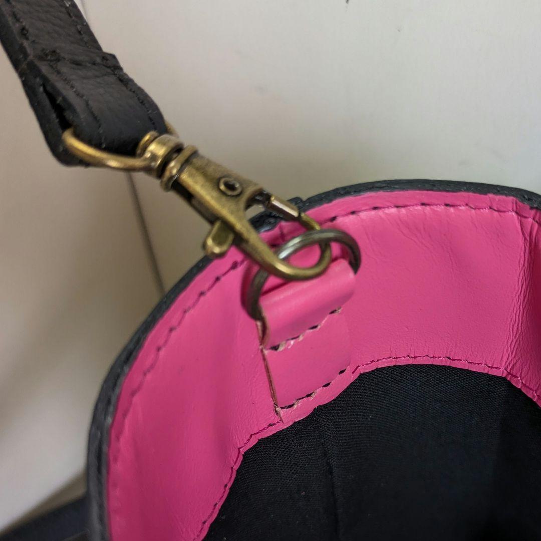 ✩.*˚ Hito ✩°。⋆！がま口二つ折りお財布　ショルダーバック