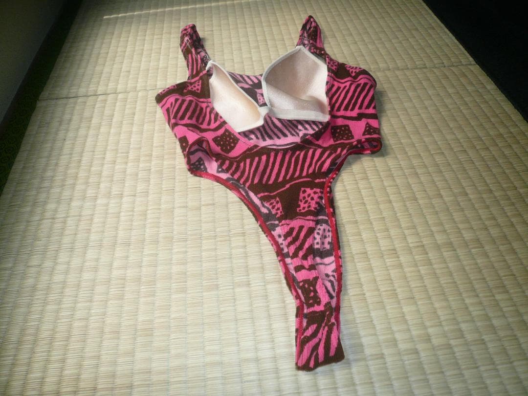 珍しい！アシックス製 超ハイレグレオタード水着 RQ＆紫柄ホルターネック水着