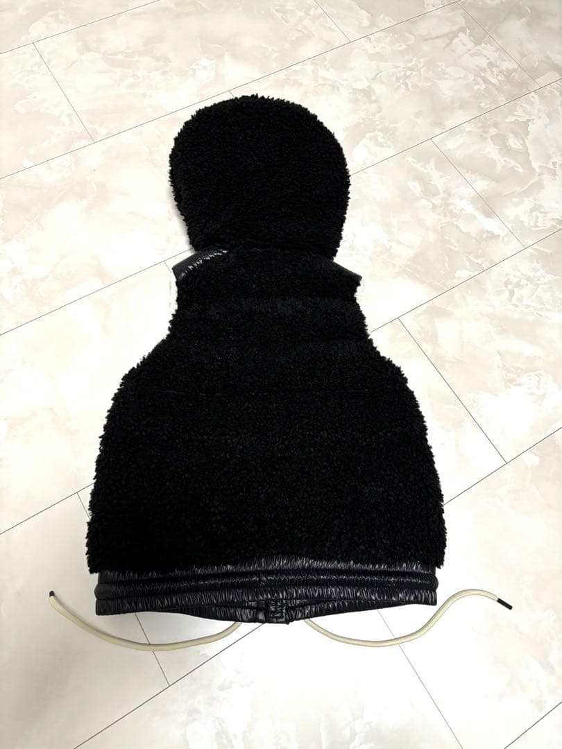 MONCLER ボアダウンベスト