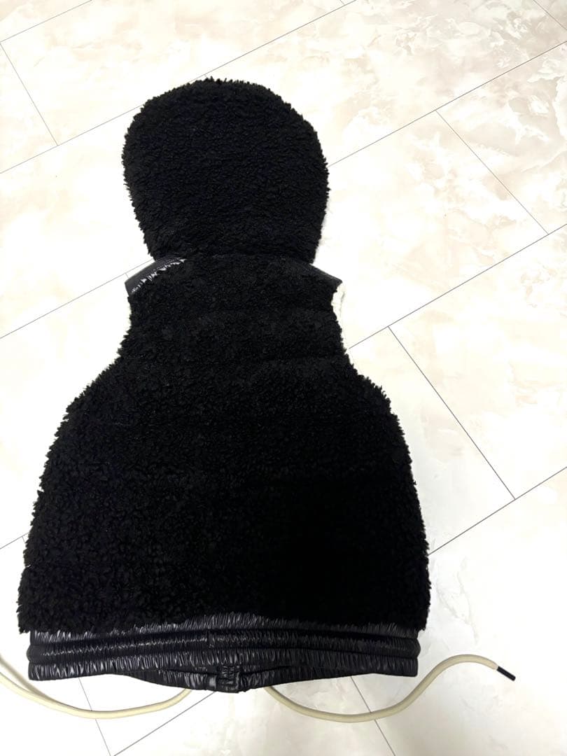 MONCLER ボアダウンベスト