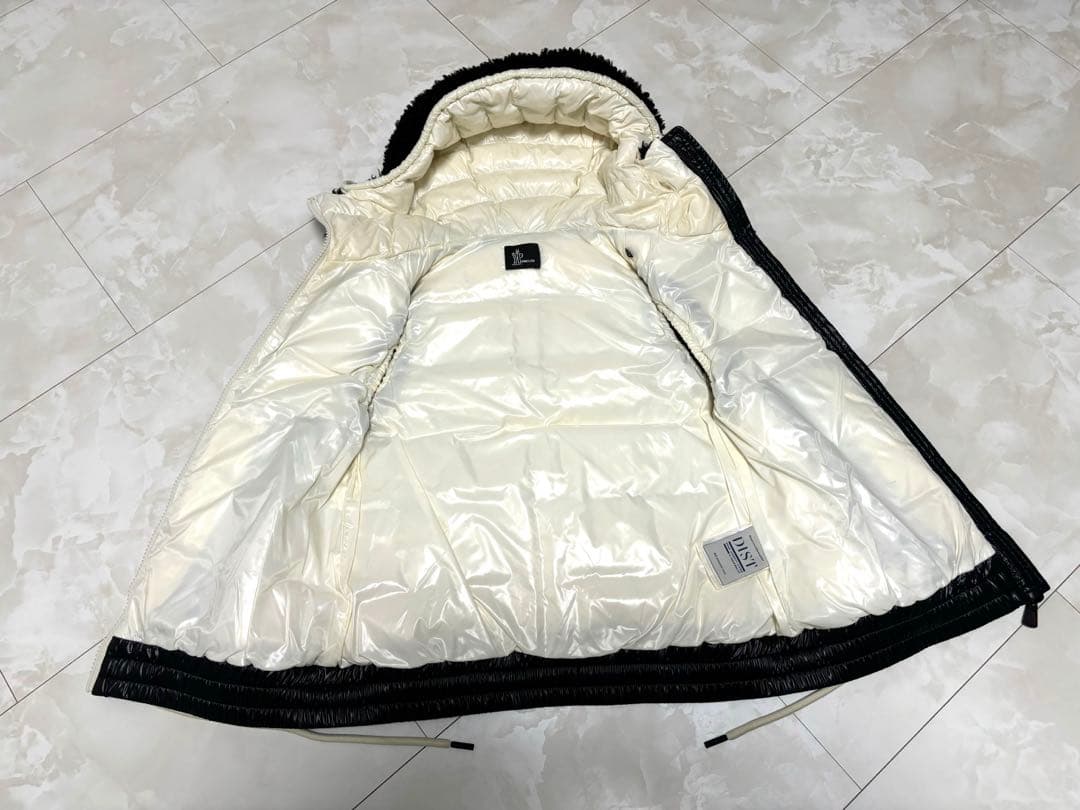 MONCLER ボアダウンベスト