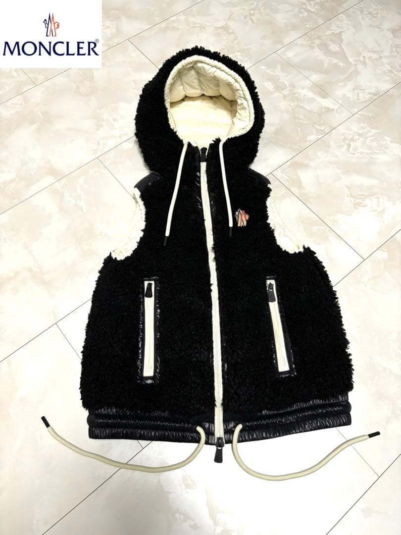 MONCLER ボアダウンベスト