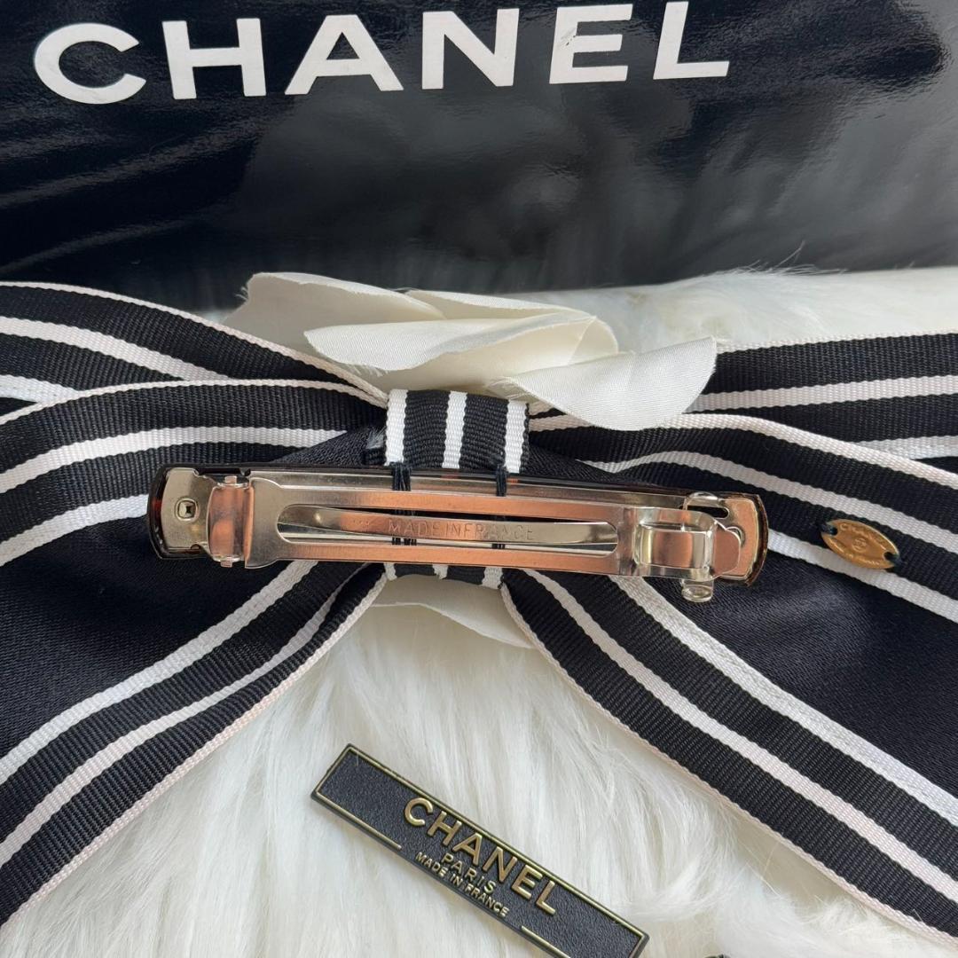 Chanelカメリア リボン 大 ヘアアクセサリー バレッタ サテン ブラック