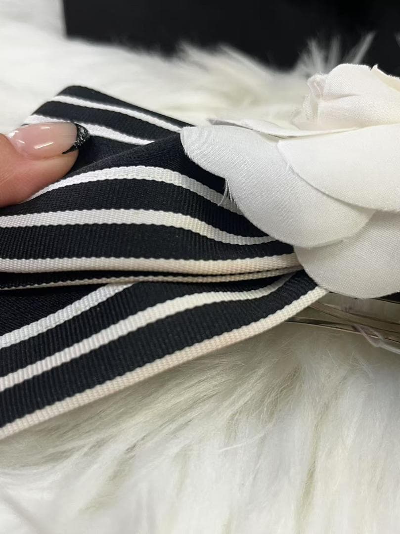 Chanelカメリア リボン 大 ヘアアクセサリー バレッタ サテン ブラック