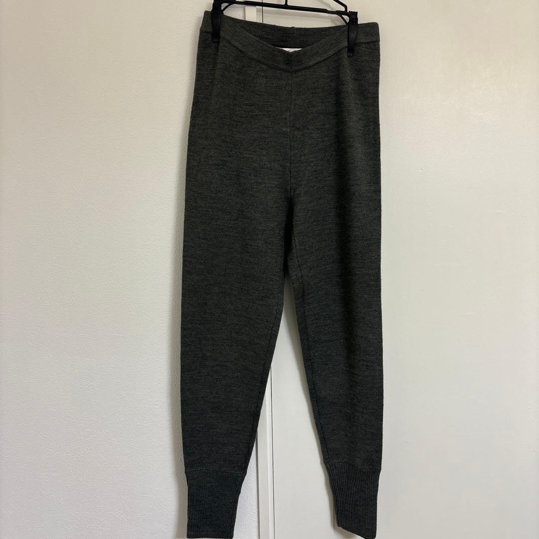 ビアズリー　美品　リブニットレギンス