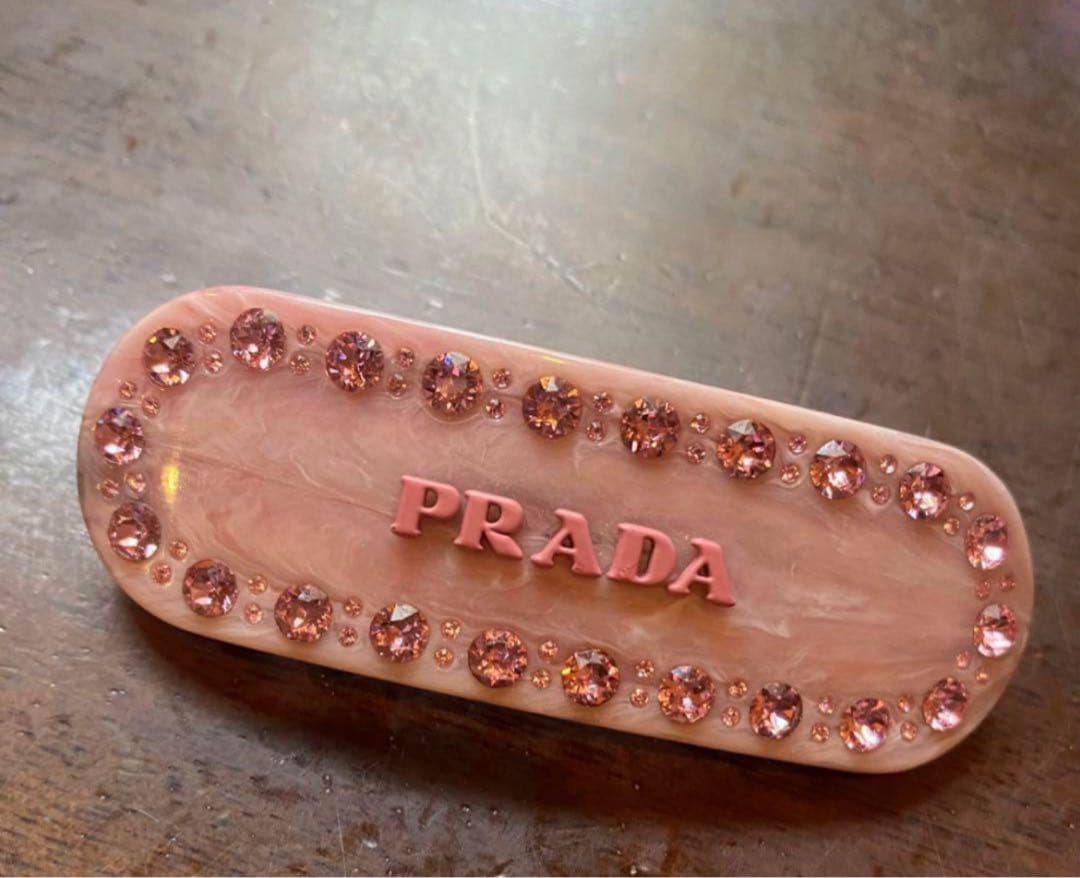 限定値下げ中 PRADA ヘアクリップ　ピンク バレッタ