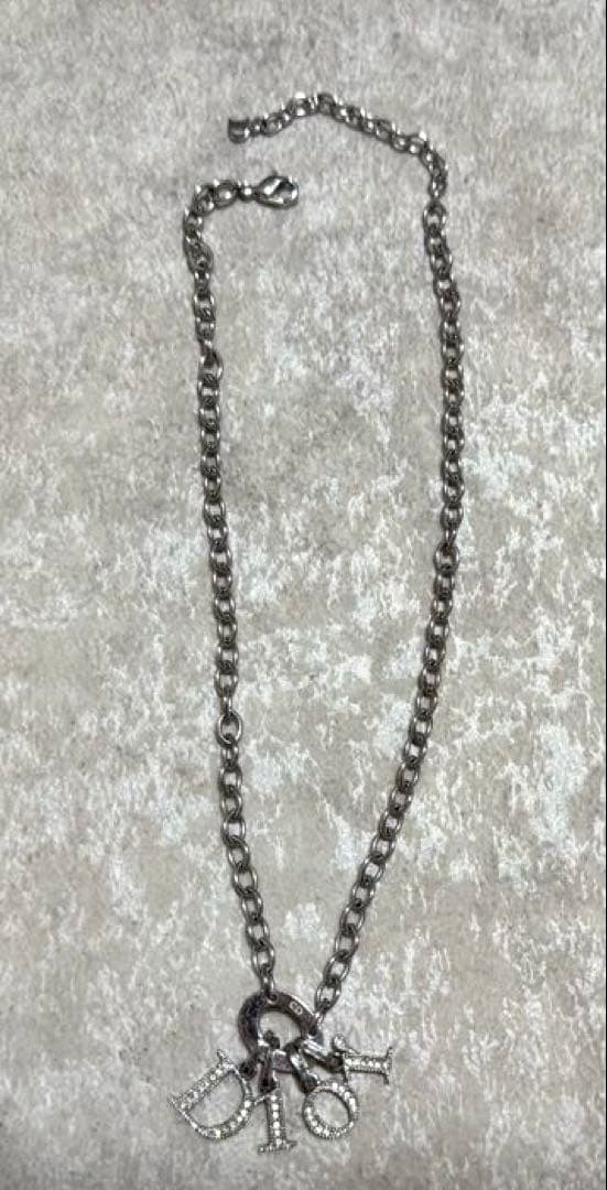 Dior ロゴネックレス シルバー ピンククリスタル