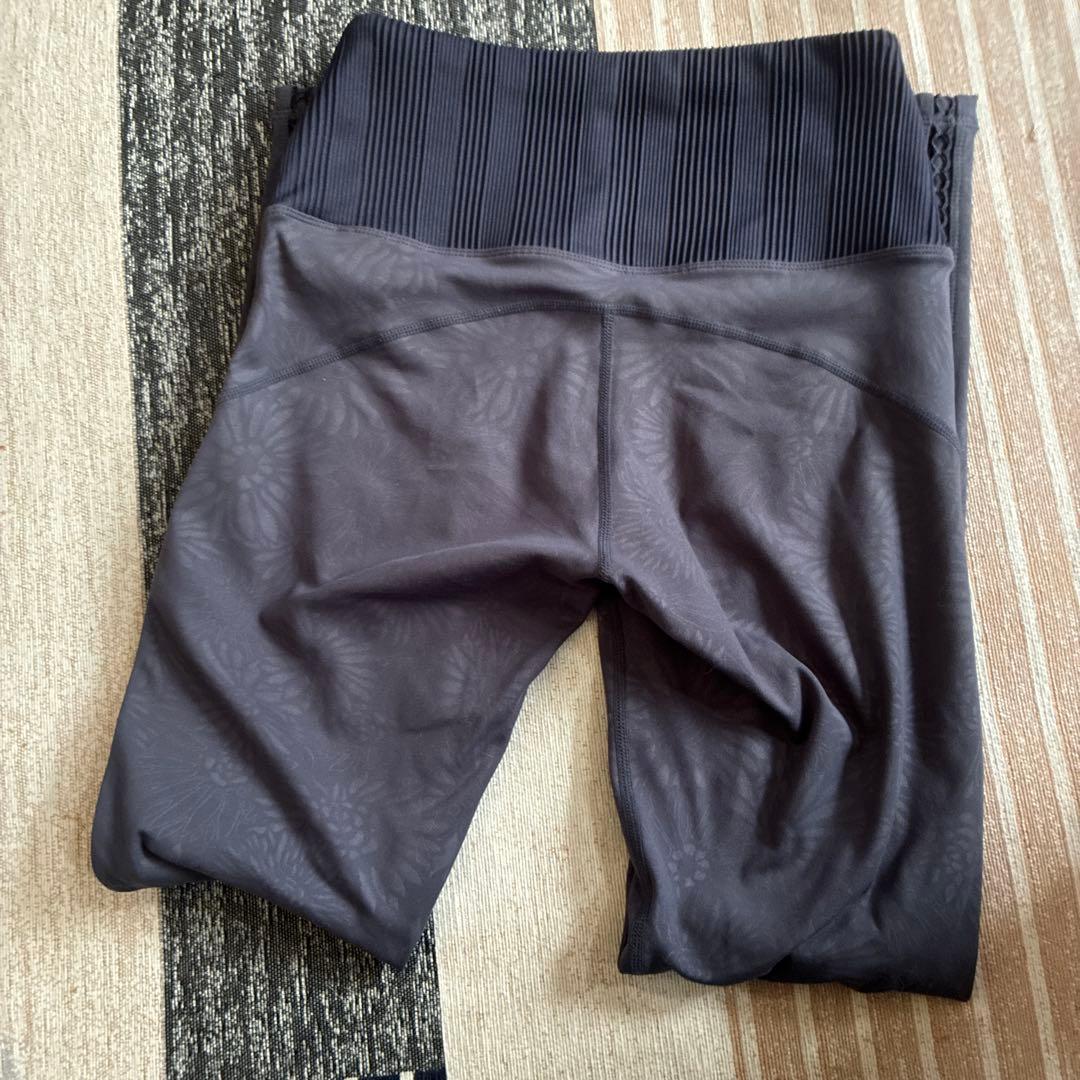 SUKALA・lavaヨガウェア ブラトップとレギンスセット