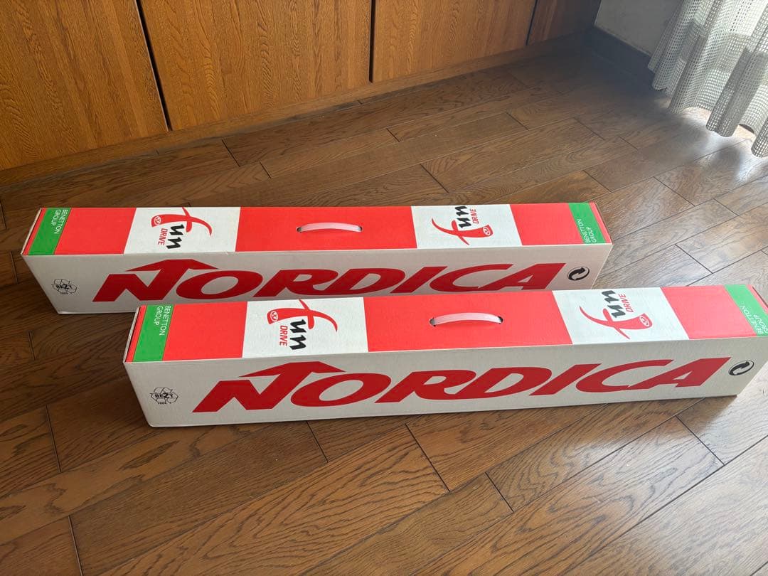 ノルディカ　ショートスキー2本セット【未使用品】