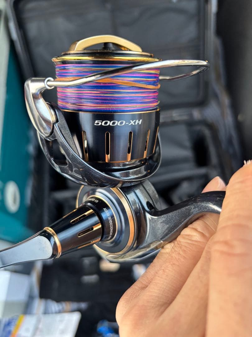 超美品:DAIWA 23SALTIGA 5000-XH 。リールボックス付