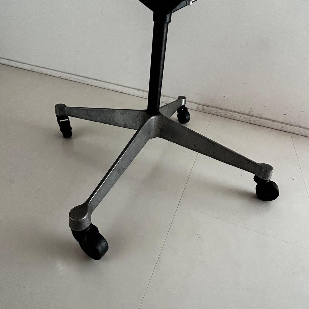 ハーマンミラー イームズ サイドシェルチェア キャスター付き コントラクトベース