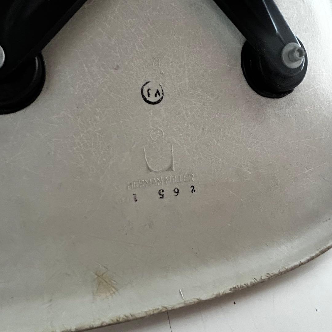 ハーマンミラー イームズ サイドシェルチェア キャスター付き コントラクトベース