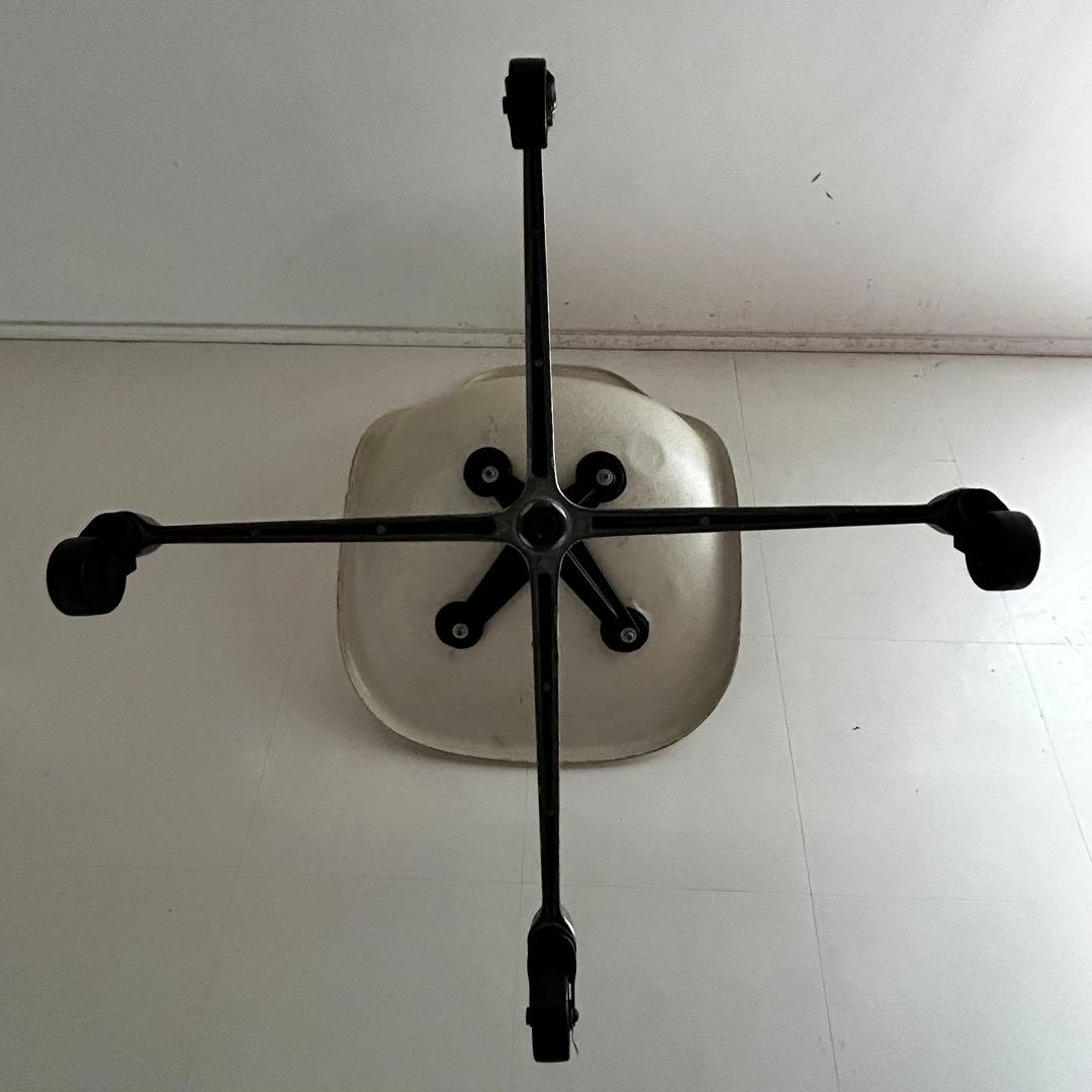 ハーマンミラー イームズ サイドシェルチェア キャスター付き コントラクトベース