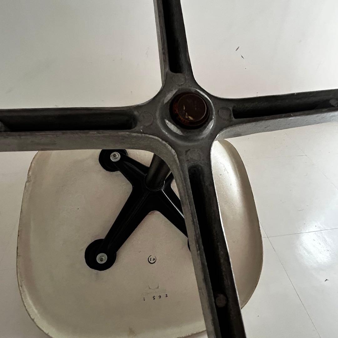 ハーマンミラー イームズ サイドシェルチェア キャスター付き コントラクトベース