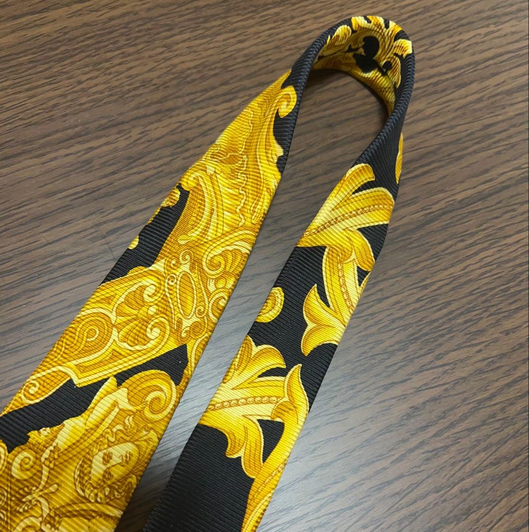 極美品 VERSACE ネクタイ バロック柄 総柄