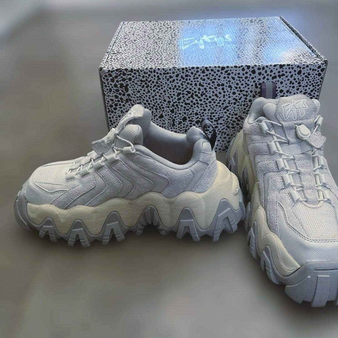 E ytys Halo オフホワイト スエード 36 美品