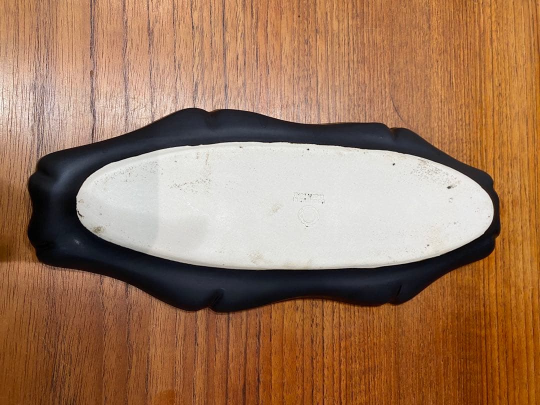 臼杵焼　オーバル型プレートセット（黒・白）　恵里