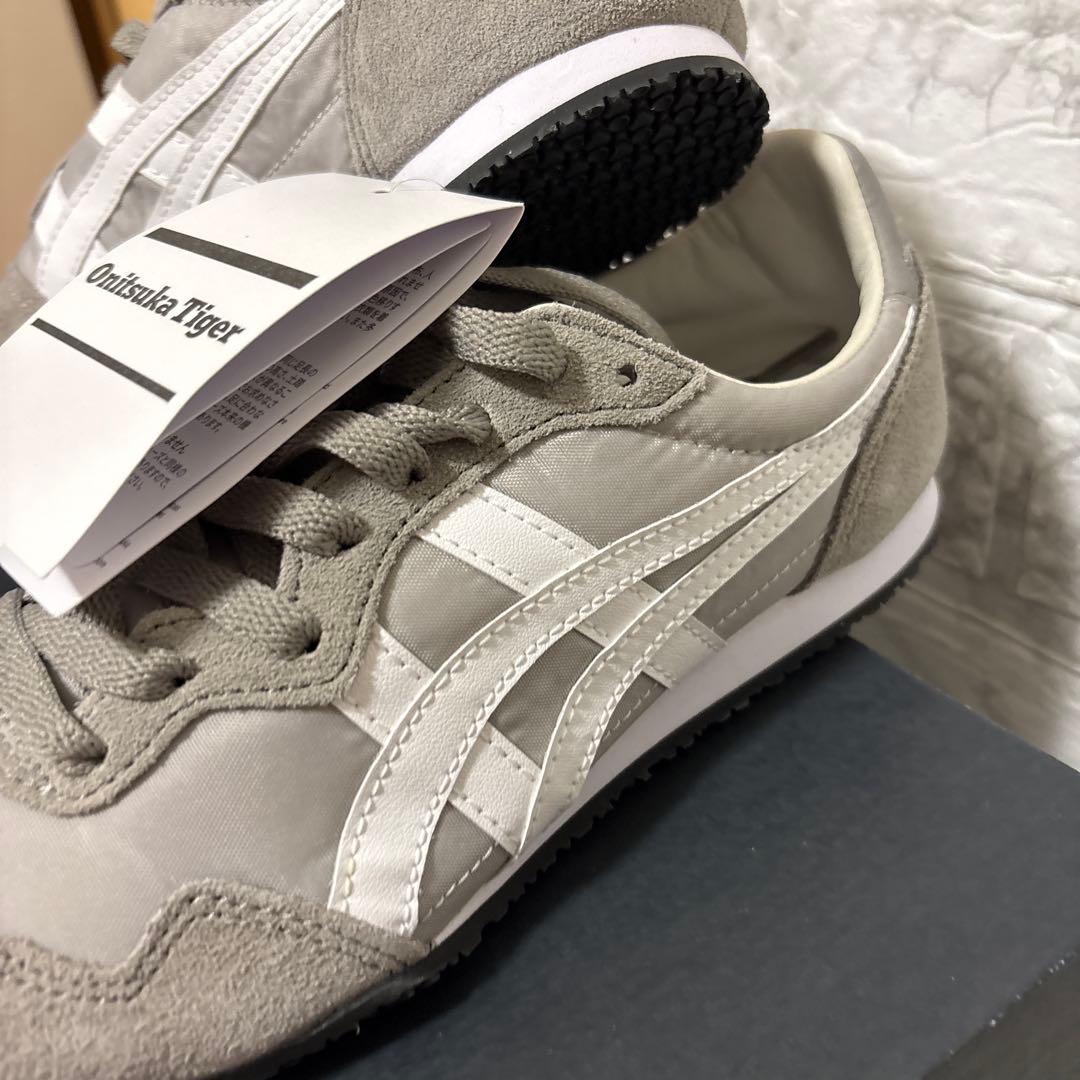 【新品未使用品】Onitsuka Tiger グレー スニーカー