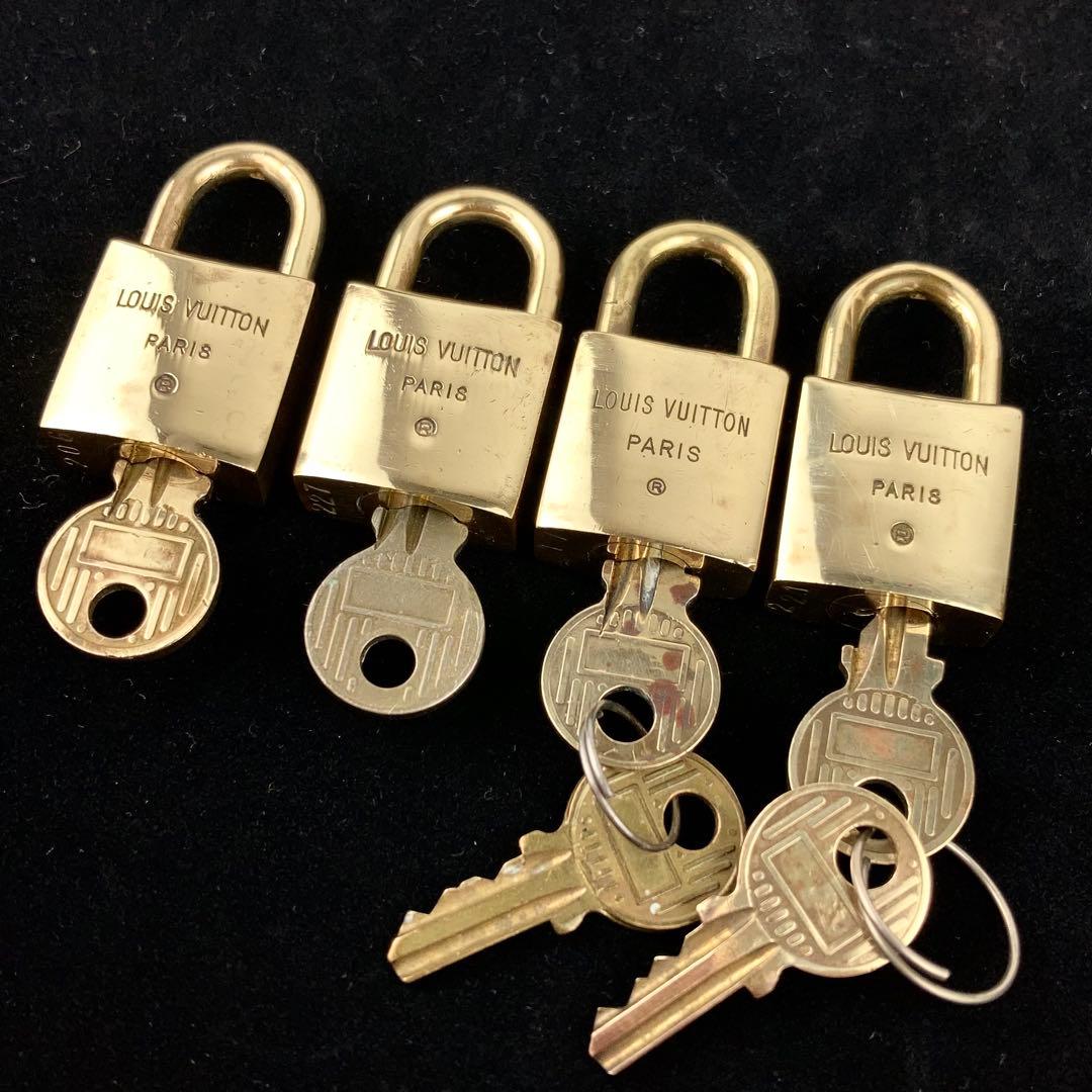 ルイヴィトン パドロック 旧デザイン 4個まとめて 南京錠 カデナ ゴールド
