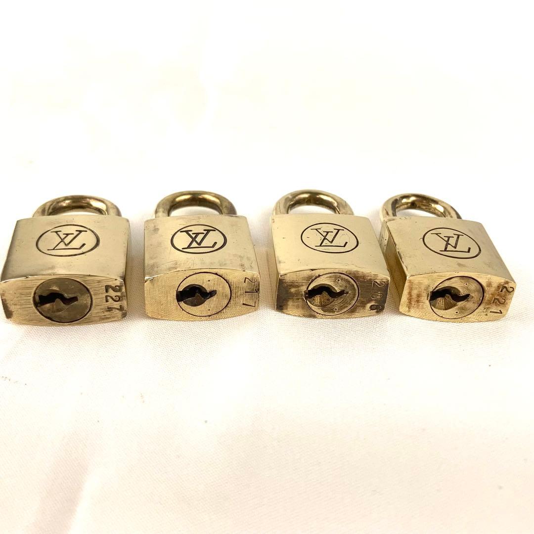 ルイヴィトン パドロック 旧デザイン 4個まとめて 南京錠 カデナ ゴールド