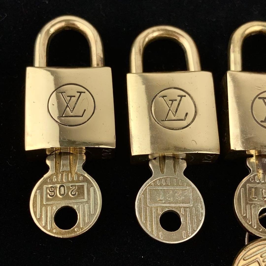 ルイヴィトン パドロック 旧デザイン 4個まとめて 南京錠 カデナ ゴールド