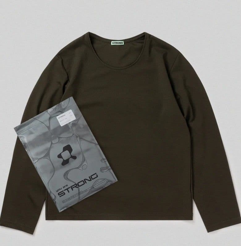 未使用に近い　STRONG pack tee xs KHAKI　OURS