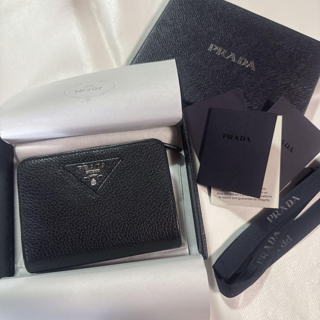 PRADA 現行品 ヴィッテロダイノレザー 二つ折り財布