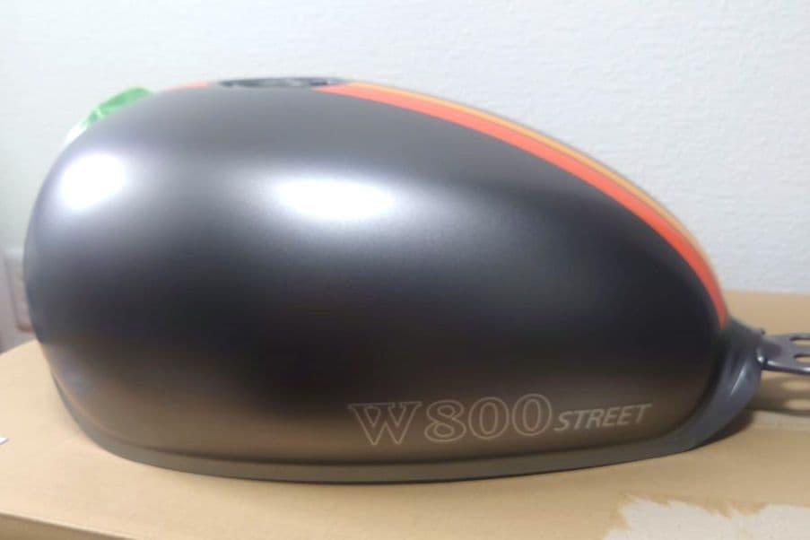 W800ストリートカワサキ純正　2021モデル　ガソリンタンク　フューエルタンク