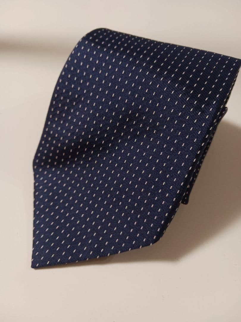 TK　美品　LUIGI BORRELLIボレリ 濃紺縦長ホワイトドットタイ