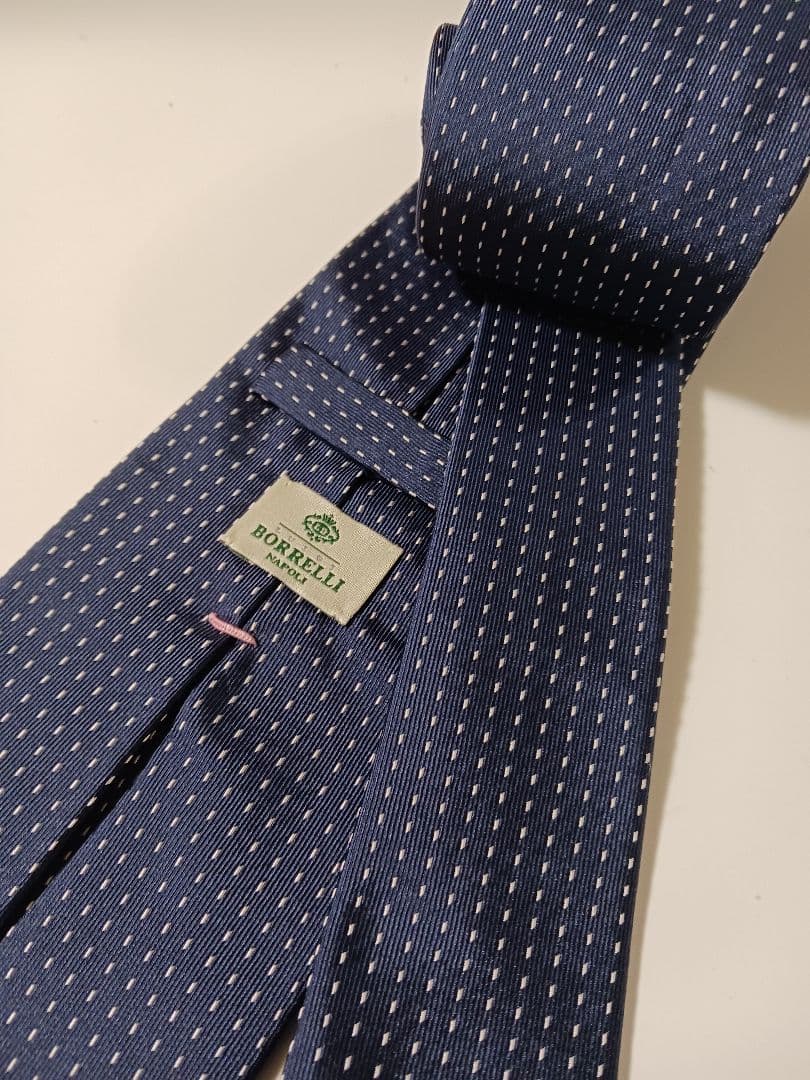 TK　美品　LUIGI BORRELLIボレリ 濃紺縦長ホワイトドットタイ