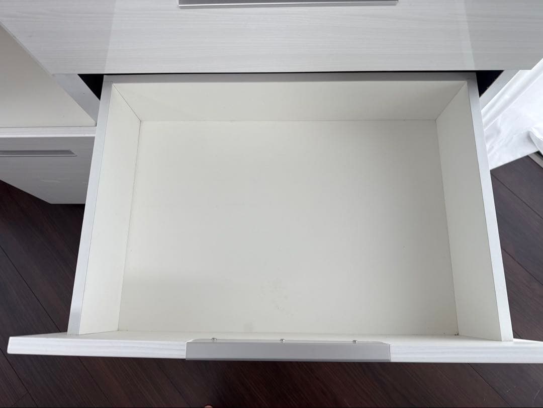 ホワイト食器棚 ガラス扉 引き出し付き