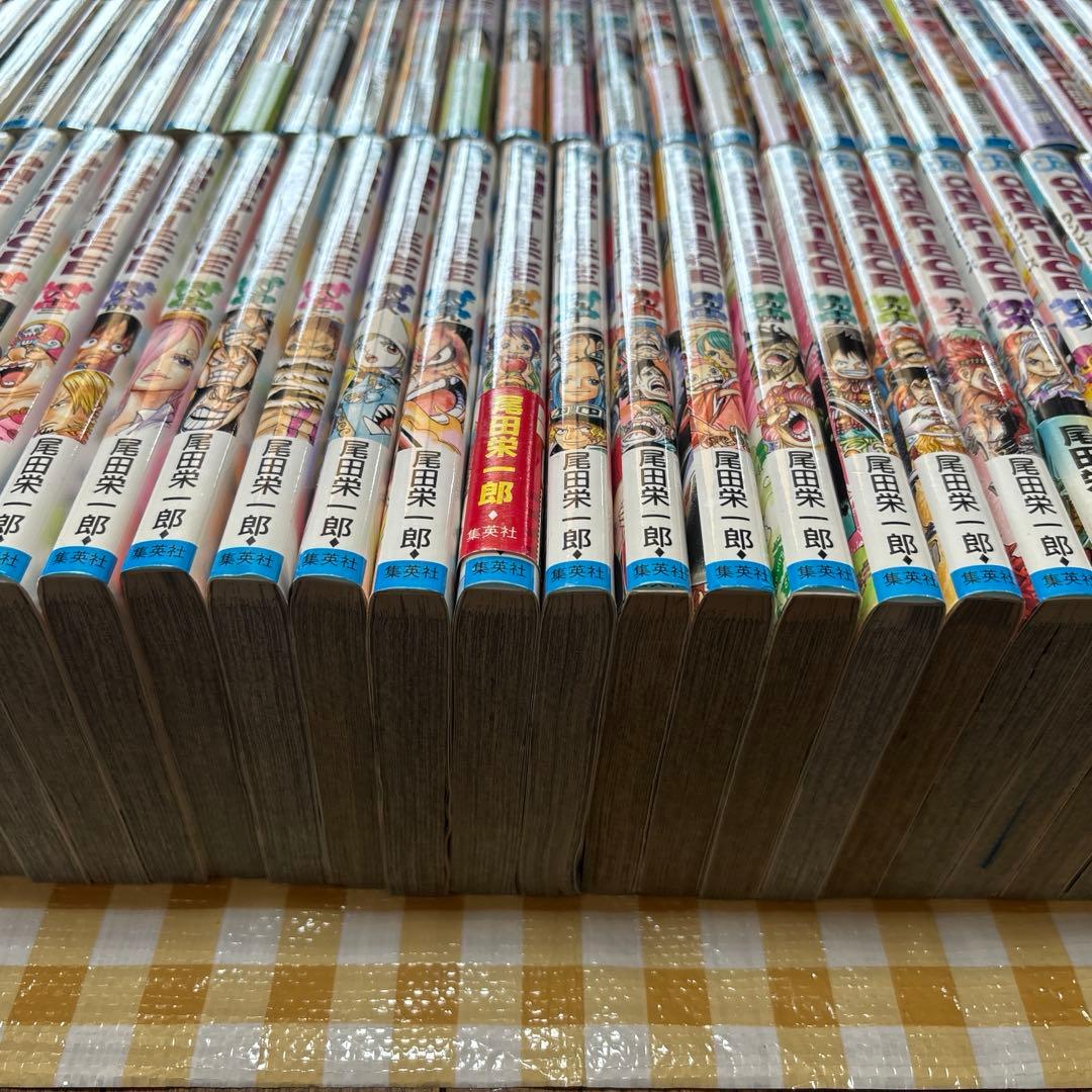 ワンピース全巻です。１巻から１１１までの全巻です。