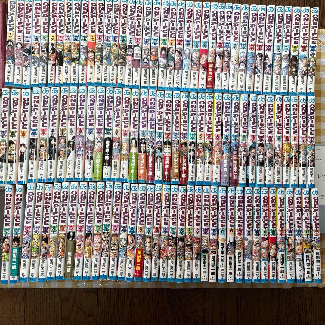 ワンピース全巻です。１巻から１１１までの全巻です。