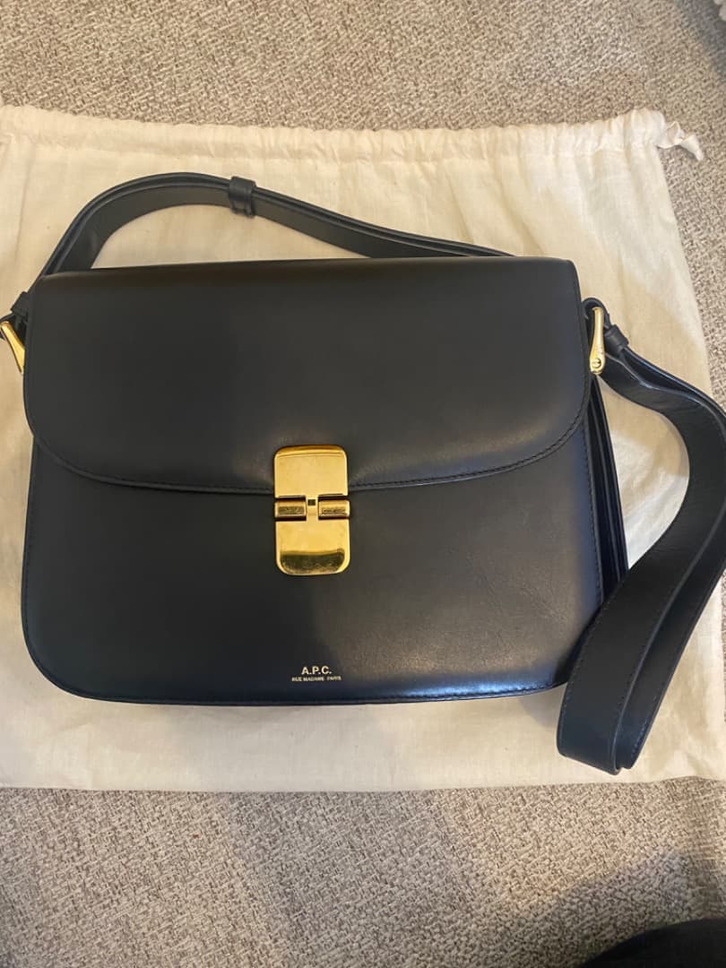 A.P.C. 黒 レザー ショルダーバッグ