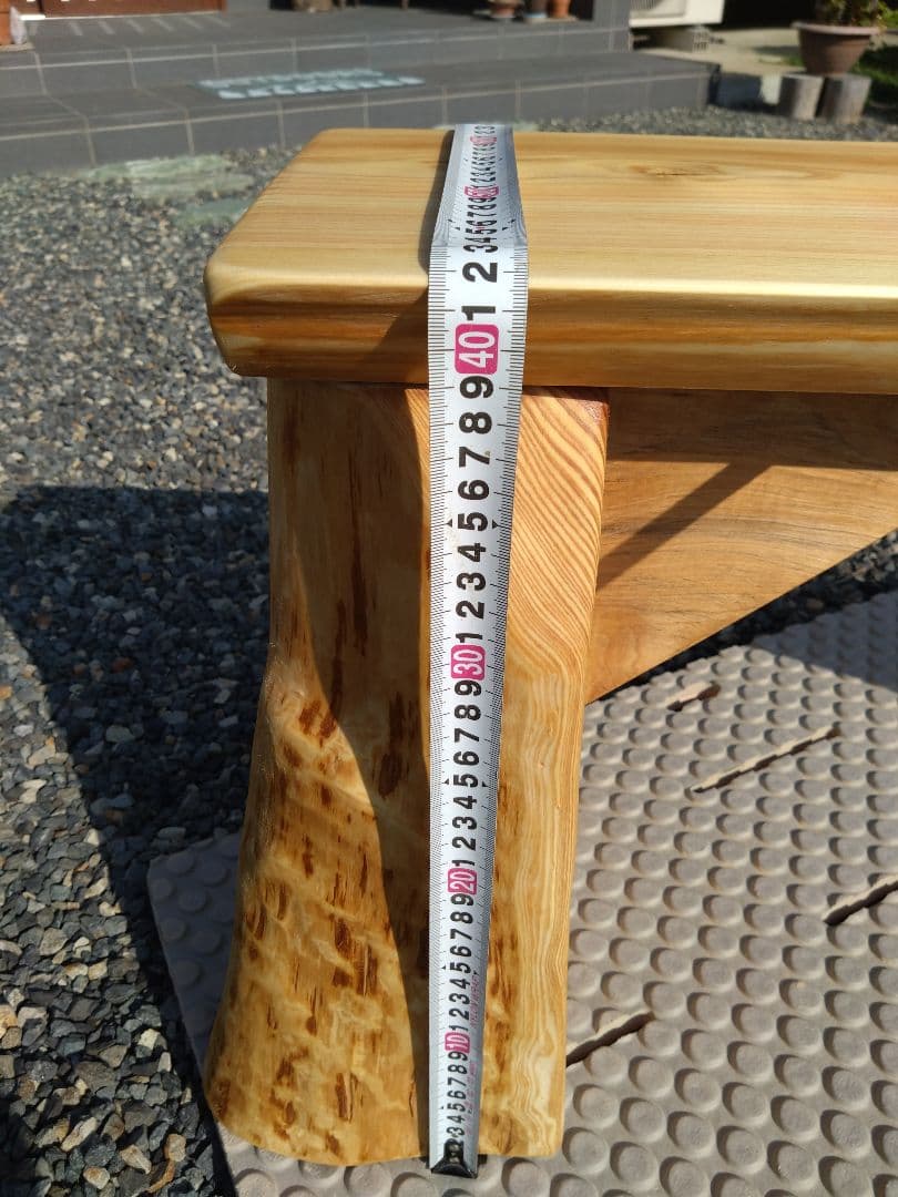 檜のベンチ83　天板は節無しで綺麗　脚は杉の丸太半切❕　リビング、食卓のベンチに