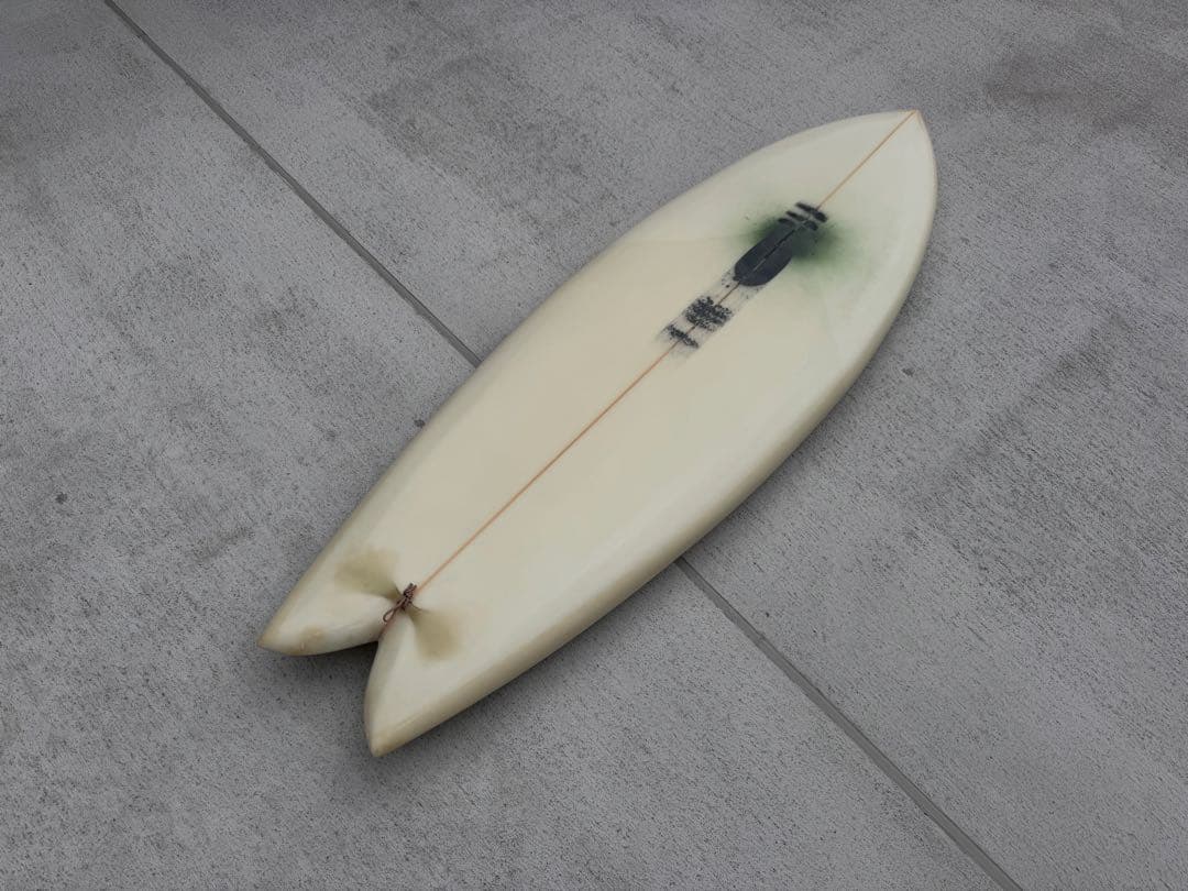 xenosurfboard ツインフィッシュ